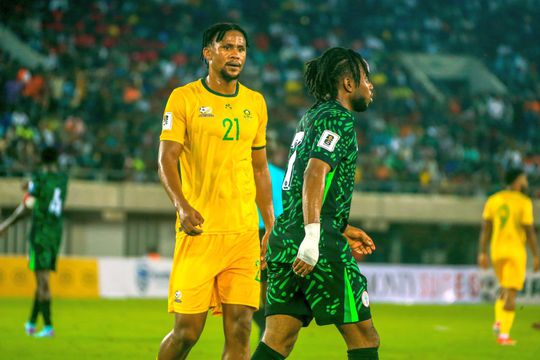 Benin - Africa de Sud, cu fotbaliști de la FCSB și Petrolul drept protagoniști » Ce au scris sud-africanii despre Ngezana: „Prestație dominantă”