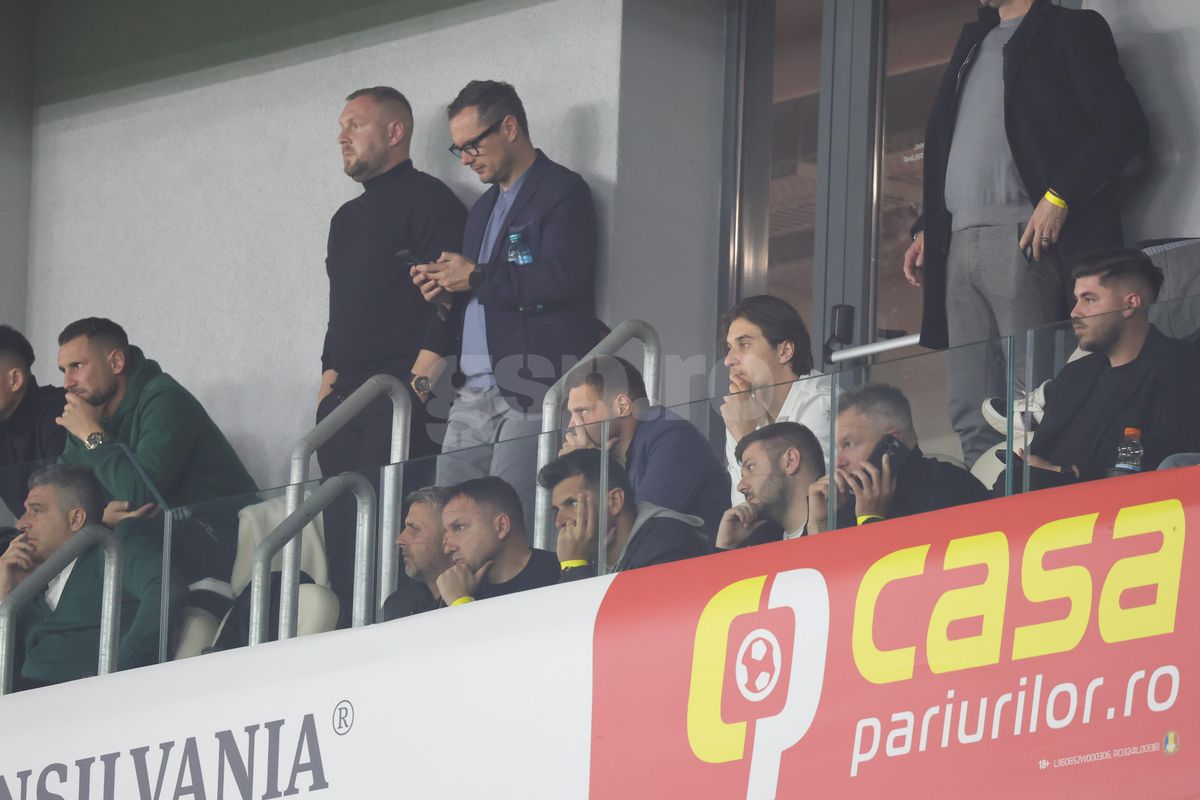 Îi mai recunoști? Ce foști fotbaliști de la Steaua, Dinamo și Rapid au fost în tribune la România U21 - Olanda U21