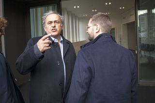 Michel Platini, trezit de hoți » Medalii și trofee de neprețuit, furate în toiul nopții