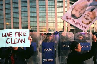 Cele două cuvinte rostite de Jose Mourinho au devenit sloganul revoltelor din Turcia