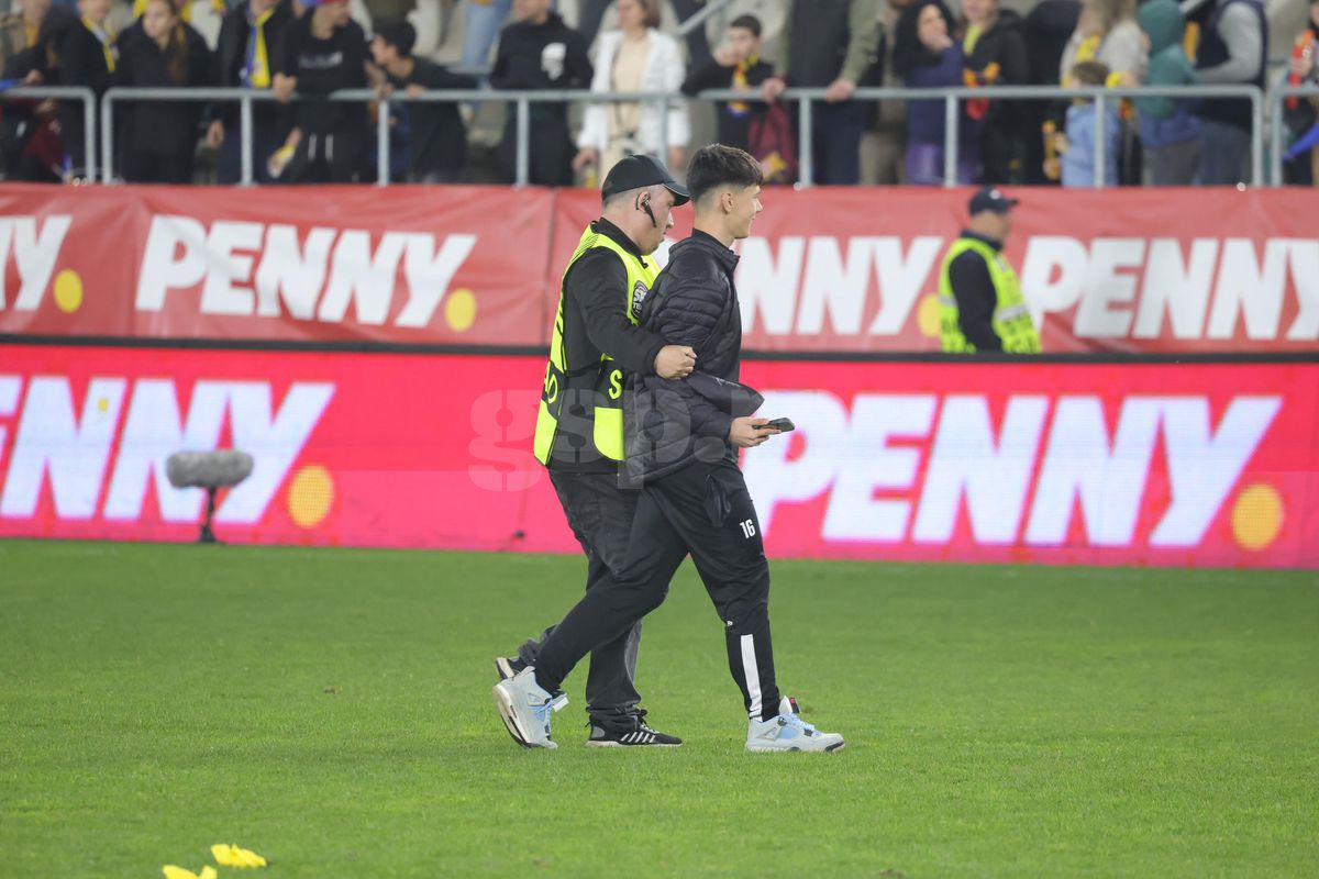 Imagini de la finalul meciului dintre România U21 și Olanda U21
