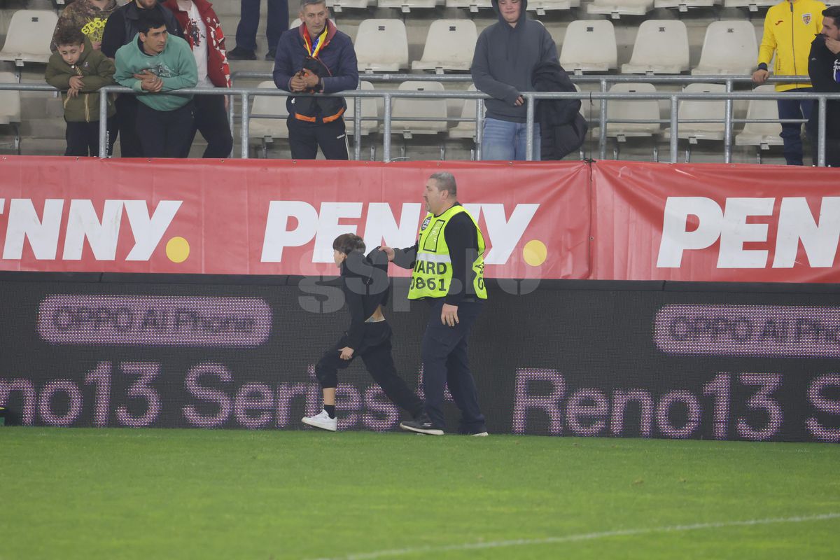 Imagini de la finalul meciului dintre România U21 și Olanda U21