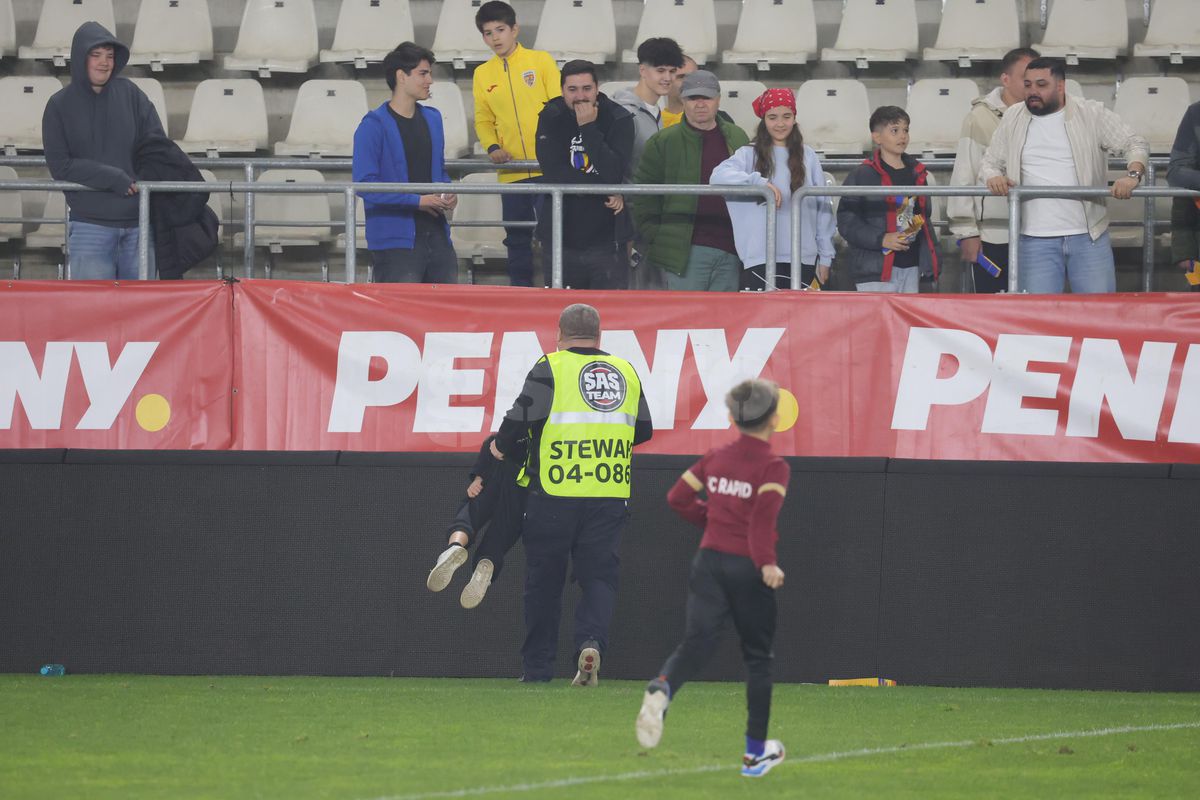 Imagini de la finalul meciului dintre România U21 și Olanda U21