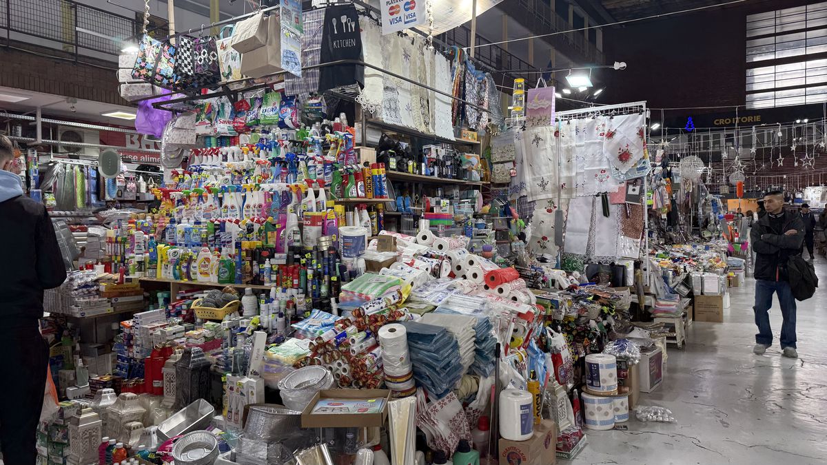 „Trebuie să refac zilnic stocul!” » În Marele Bazar din Istanbul, reporterii GSP au găsit legătura cu România: costă 15 euro și „rupe piața”