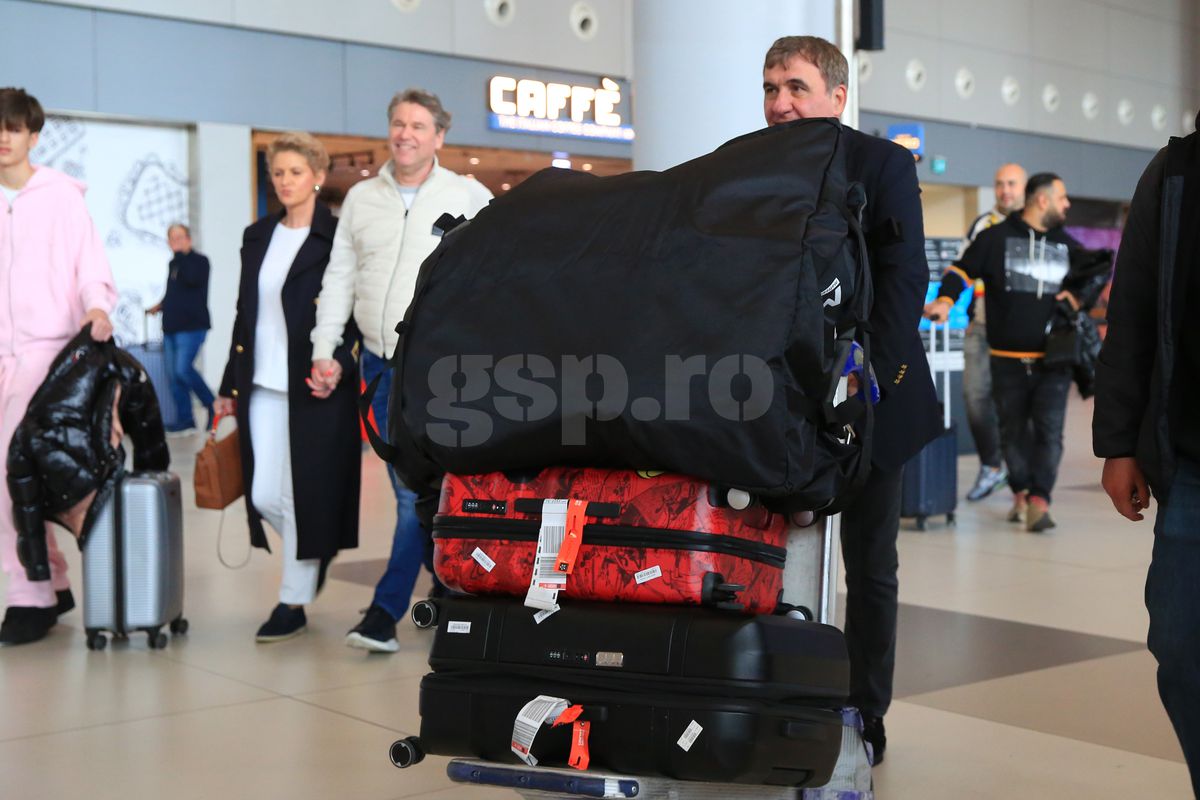 Sosirea Generației de Aur la aeroportul din Istanbul! Scenele surprinse de GSP