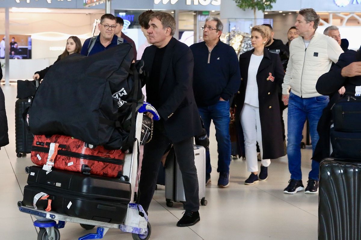 Hagi și Popescu au aterizat la Istanbul: imaginile surprinse de reporterii GSP cu „Regele” împingând la bagaje! » Turcii, înnebuniți: „Hagi e bașkan!”