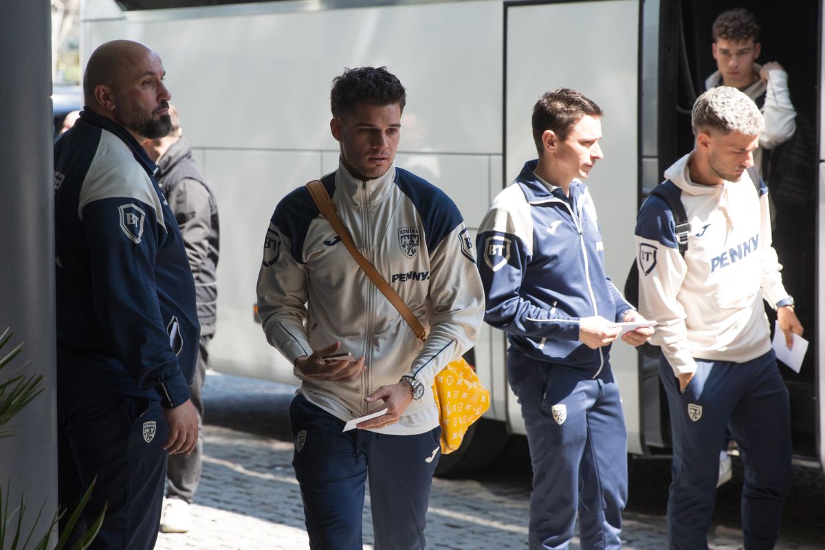 Tot ce s-a întâmplat la sosirea naționalei la Istanbul: detaliul remarcat la Mircea Lucescu și scenele petrecute la hotel » N-au lipsit Burleanu și Gino