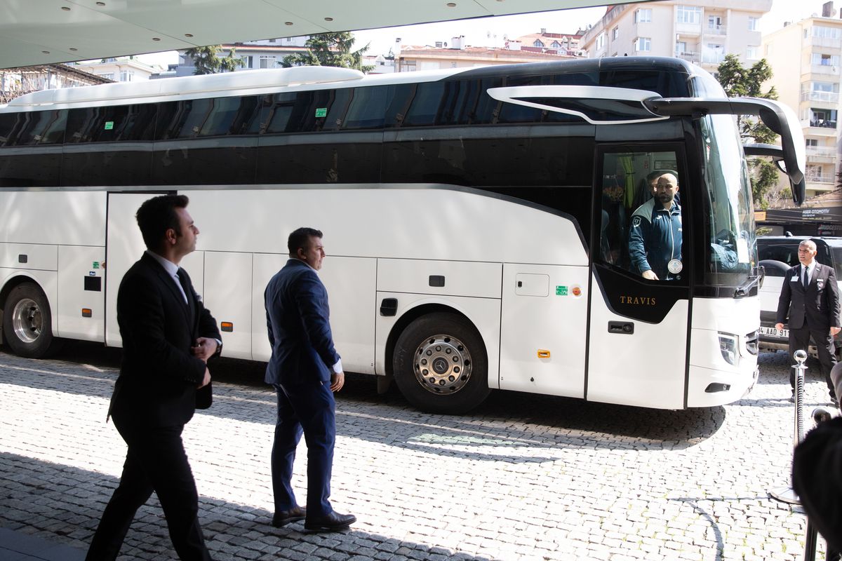 Sosirea echipei naţionale la hotelul din Istanbul