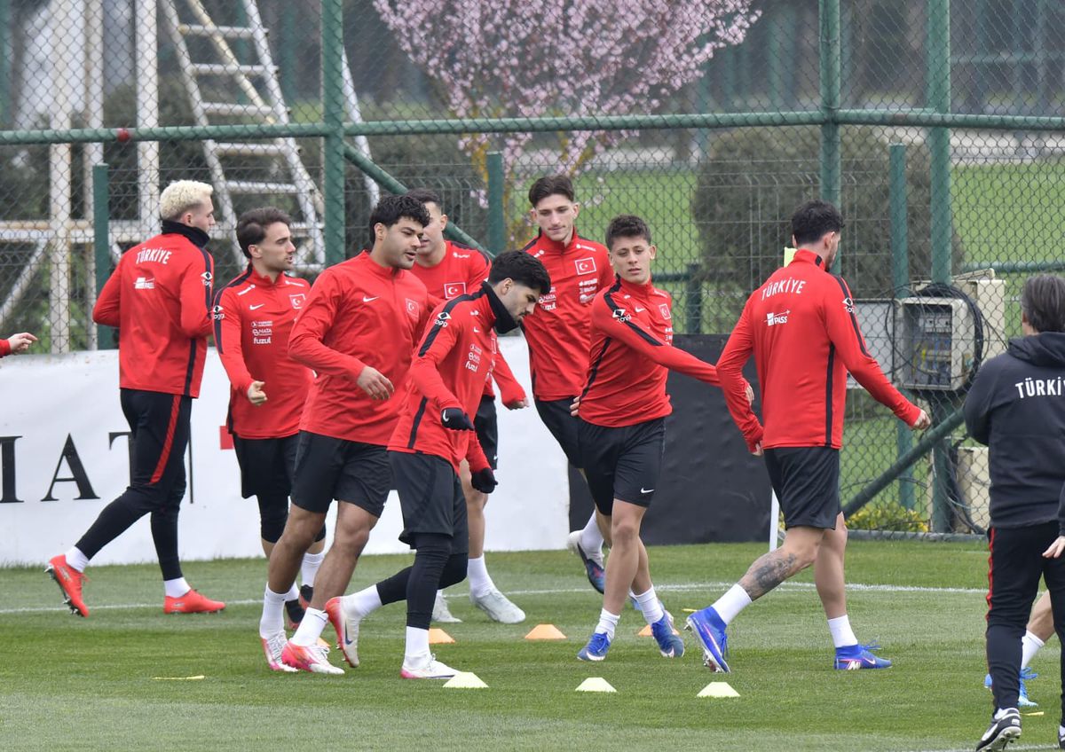 Șansă pentru România! Ultimele detalii de la antrenamentul Turciei: doi titulari sunt OUT