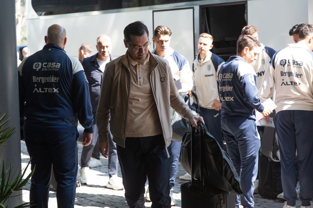 Sosirea echipei naţionale la hotelul din Istanbul