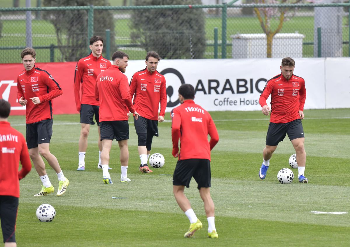 Șansă pentru România! Ultimele detalii de la antrenamentul Turciei: doi titulari sunt OUT