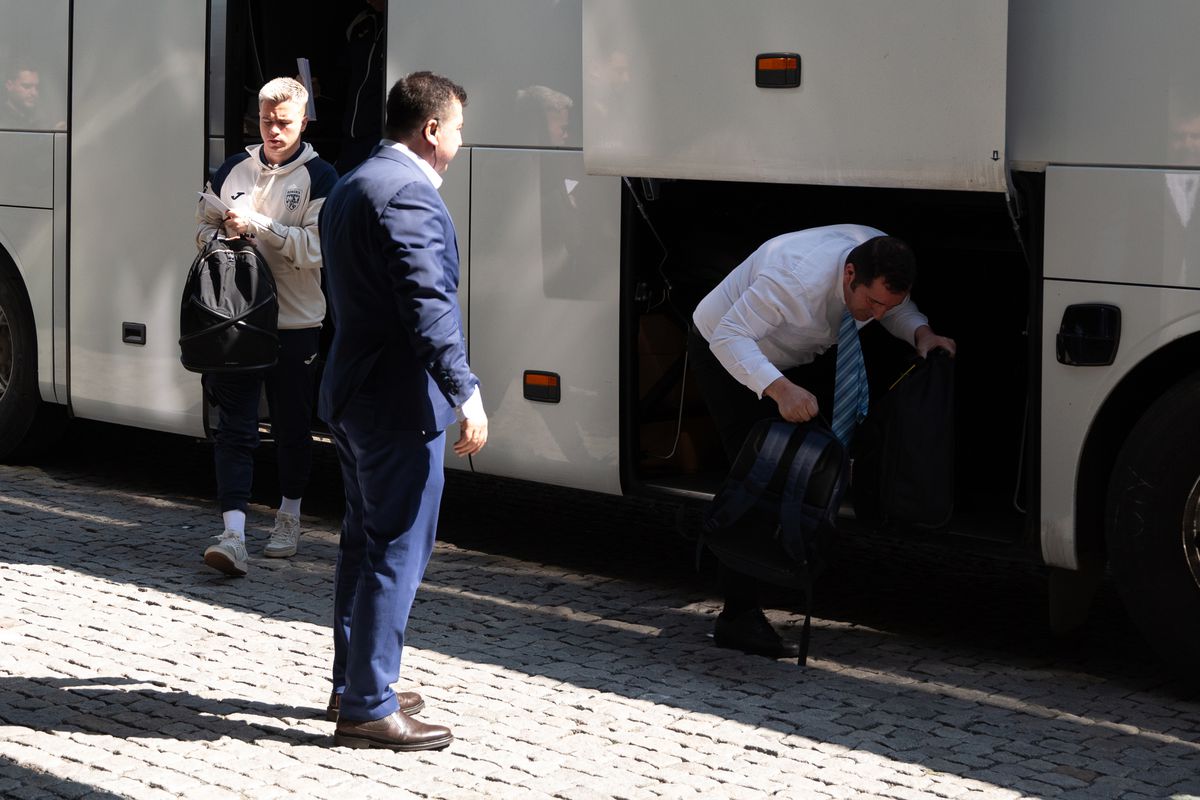 Tot ce s-a întâmplat la sosirea naționalei la Istanbul: detaliul remarcat la Mircea Lucescu și scenele petrecute la hotel » N-au lipsit Burleanu și Gino