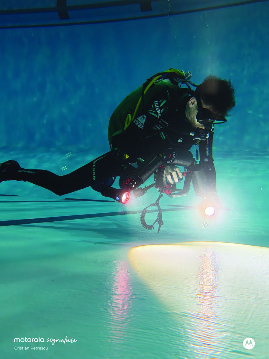 Un cadru realizat în timpul unui curs de scufundări Motorola lansează #GoldenPhotography: performanță certificată, povești reale surprinse cu noul Motorola Signature