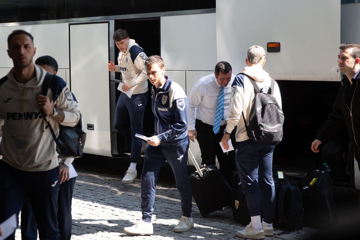 Tot ce s-a întâmplat la sosirea naționalei la Istanbul: detaliul remarcat la Mircea Lucescu și scenele petrecute la hotel » N-au lipsit Burleanu și Gino