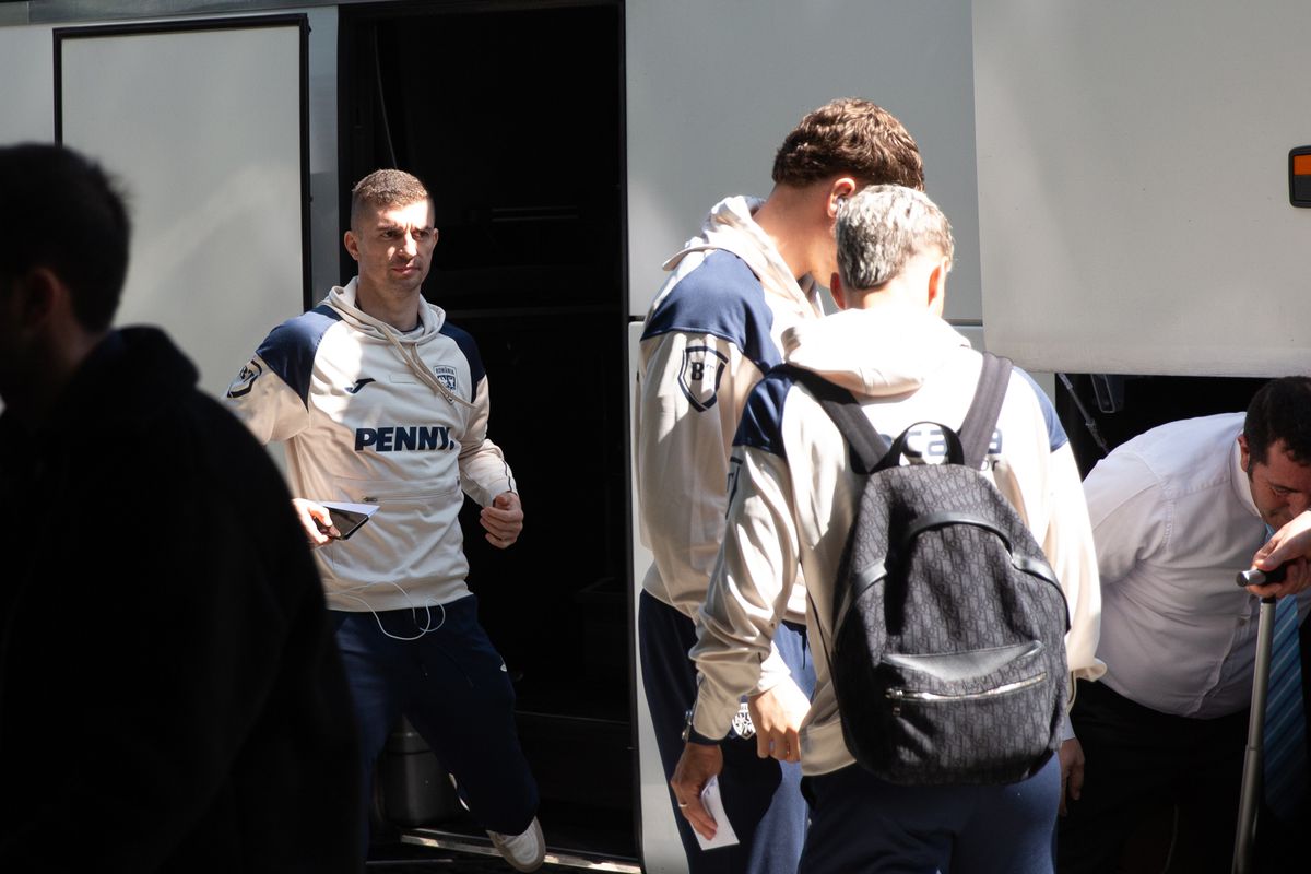 Sosirea echipei naţionale la hotelul din Istanbul