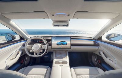 Rivalul chinezesc pentru Tesla, surprins pe străzile din Europa! Peste 100.000 de rezervări în doar două săptămâni de la lansare