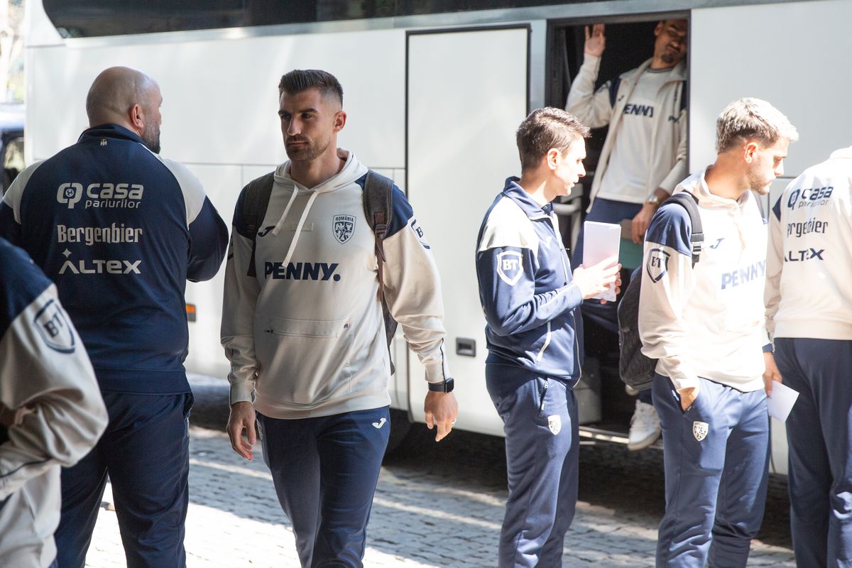 Sosirea echipei naţionale la hotelul din Istanbul