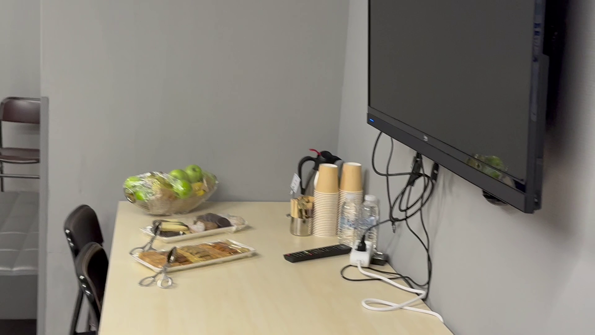 Am intrat în vestiarul turcilor de la Istanbul » Ce mănâncă înainte de meci și mesajul de ultimă oră: „Respectați imnul României!”