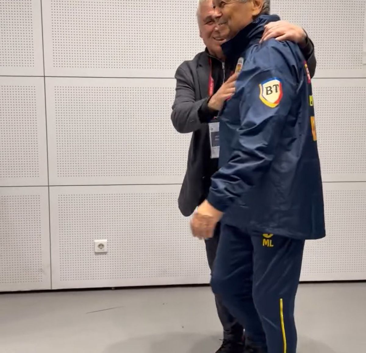 I-a pupat mâna lui Mircea Lucescu! Imaginile zilei la Istanbul