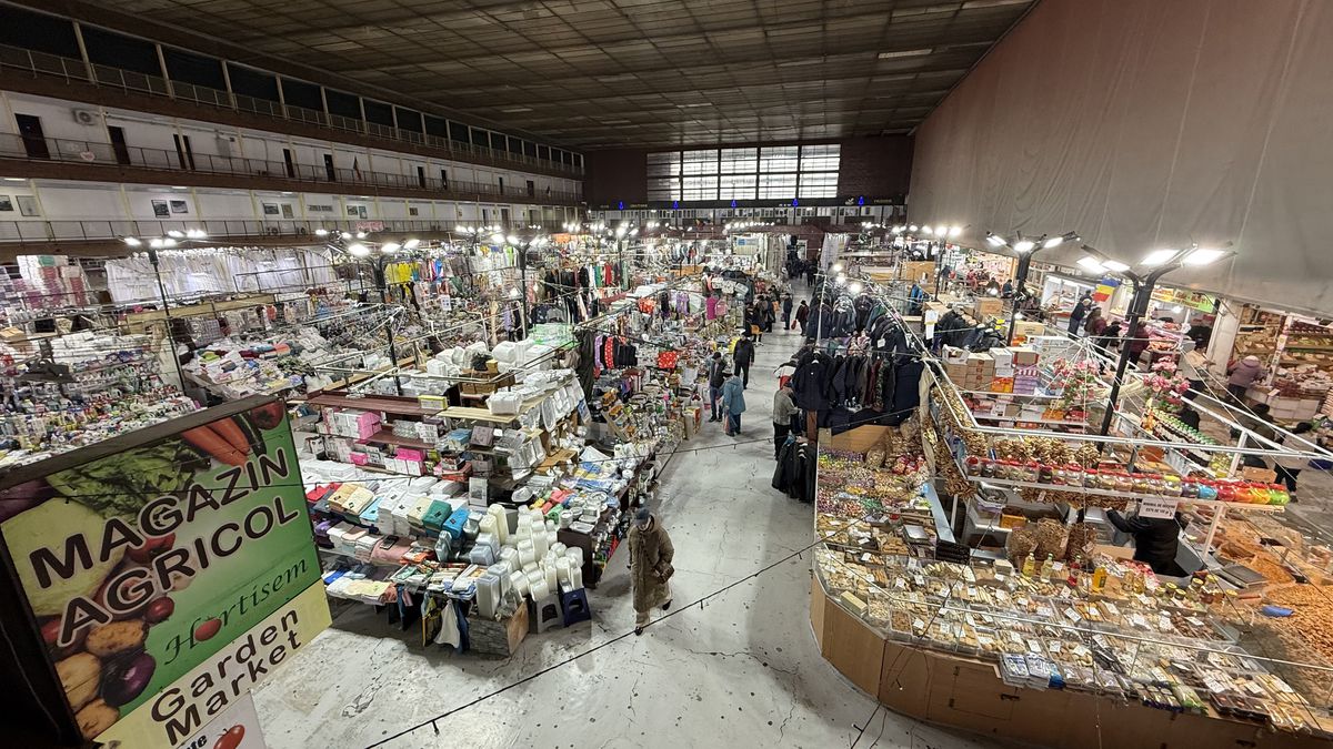 „Trebuie să refac zilnic stocul!” » În Marele Bazar din Istanbul, reporterii GSP au găsit legătura cu România: costă 15 euro și „rupe piața”