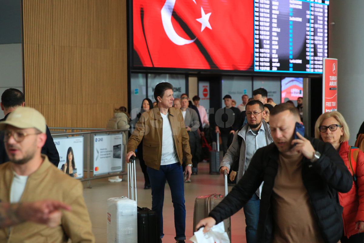 Sosirea Generației de Aur la aeroportul din Istanbul! Scenele surprinse de GSP