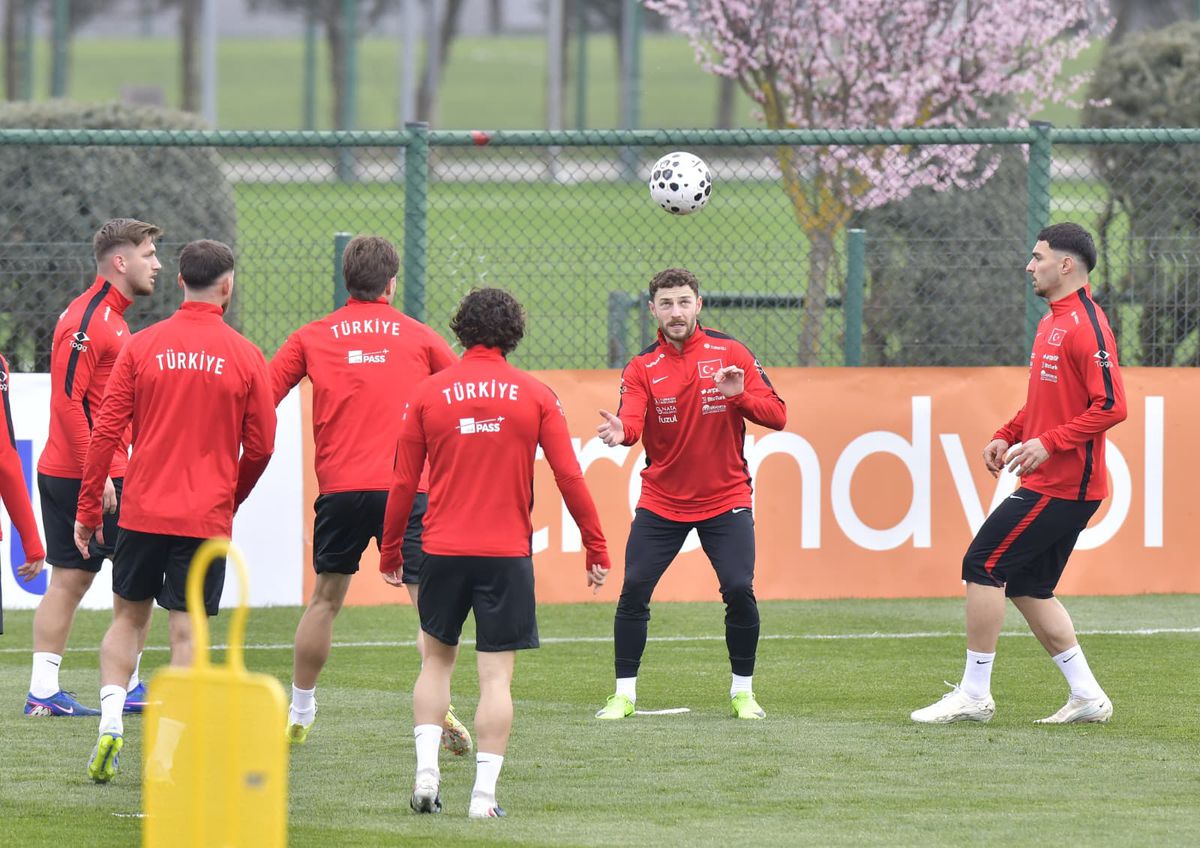Șansă pentru România! Ultimele detalii de la antrenamentul Turciei: doi titulari sunt OUT