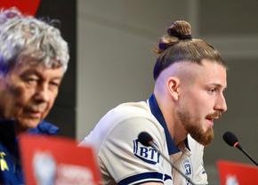 „Ce întrebare e asta?” » Drăgușin a ocolit curiozitatea reporterului GSP, apoi Mircea Lucescu s-a răstit: „Care e problema? Și Hagi a făcut-o!”