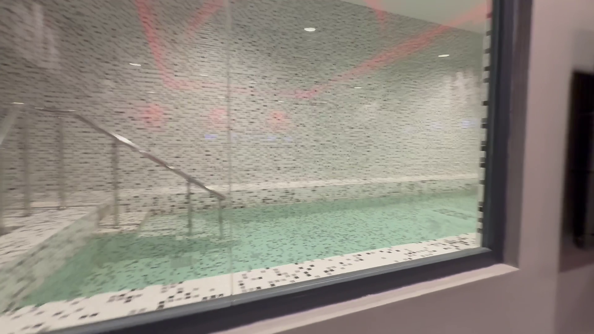 Am intrat în vestiarul turcilor de la Istanbul » Ce mănâncă înainte de meci și mesajul de ultimă oră: „Respectați imnul României!”