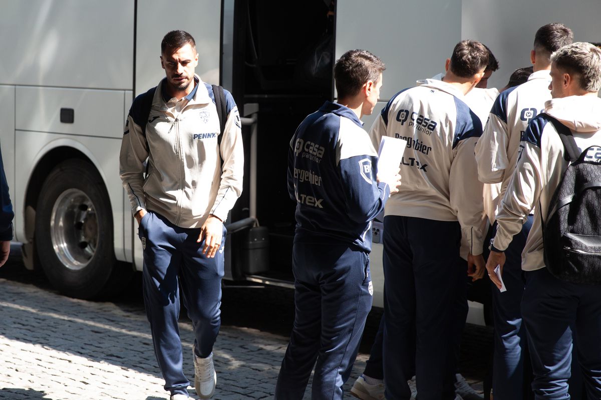 Tot ce s-a întâmplat la sosirea naționalei la Istanbul: detaliul remarcat la Mircea Lucescu și scenele petrecute la hotel » N-au lipsit Burleanu și Gino