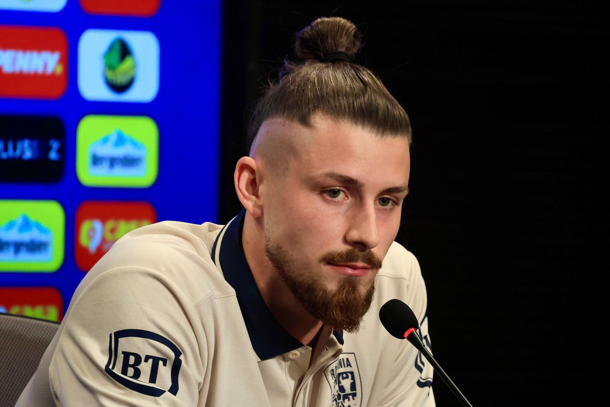 „Ce întrebare e asta?” » Drăgușin a ocolit curiozitatea reporterului GSP, apoi Mircea Lucescu s-a răstit: „Care e problema? Și Hagi a făcut-o!”