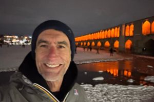 Mărturia antrenorului fugit din calea bombelor: „Am mers 15 ore cu mașina. Mi s-au învinețit mâinile de frig”