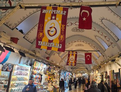 „Trebuie să refac zilnic stocul!” » În Marele Bazar din Istanbul, ...