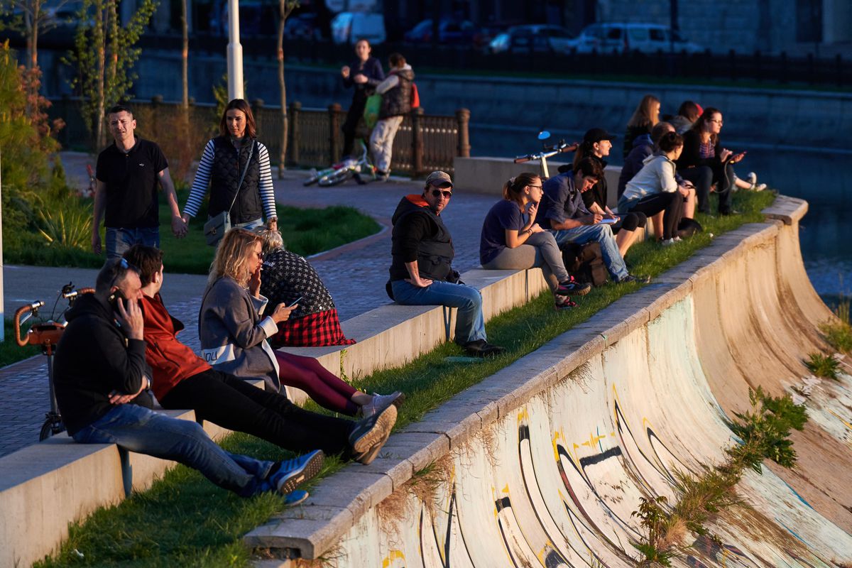 Avertisment în Italia, după eliminarea restricțiilor: „Fie lucrurile se schimbă, fie vă închid iar”