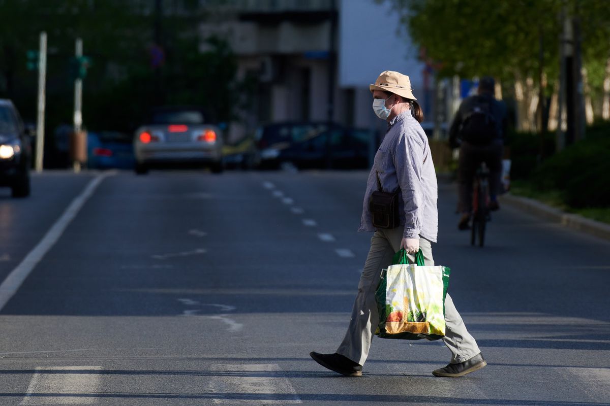 Anunțul ministrului Sănătății: „Următoarele zile sunt esențiale! Ne așteptăm la un vârf la finalul lunii” + „Să ne obișnuim cu «vecinul» coronavirus”