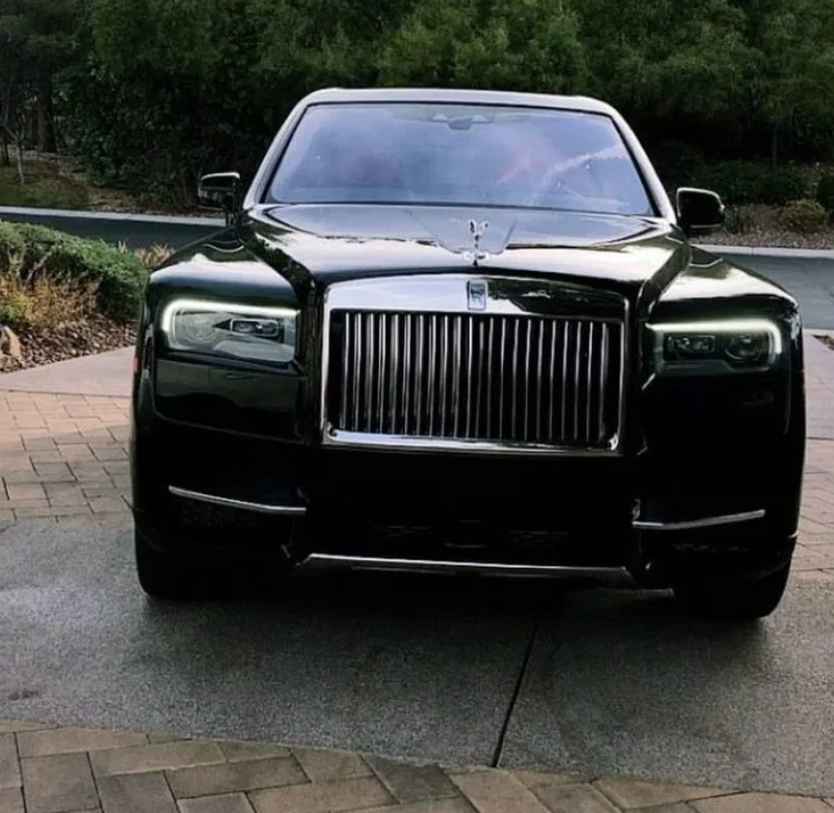 „Alba-neagra” lui Mayweather. Mașinile de lux de 25 de milioane din Las Vegas și Los Angeles