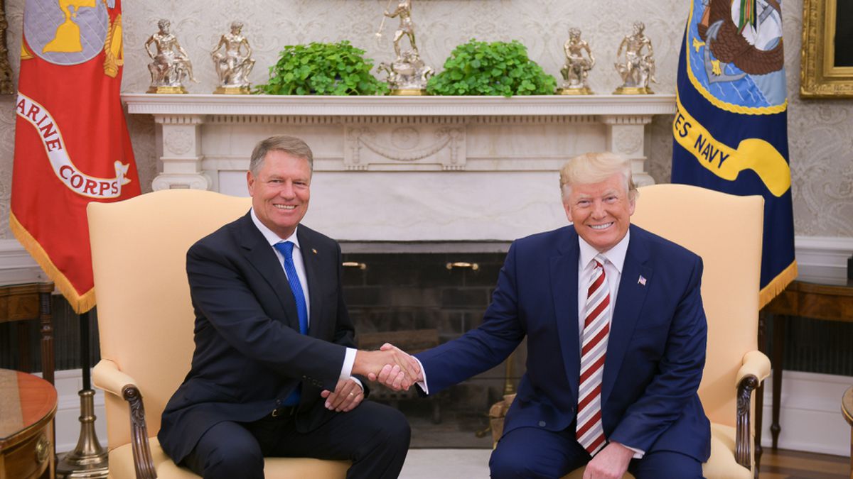 Donald Trump l-a sunat pe Klaus Iohannis » Ce au discutat cei doi președinți și ce sumă de bani a donat SUA pentru combaterea coronavirusului în România