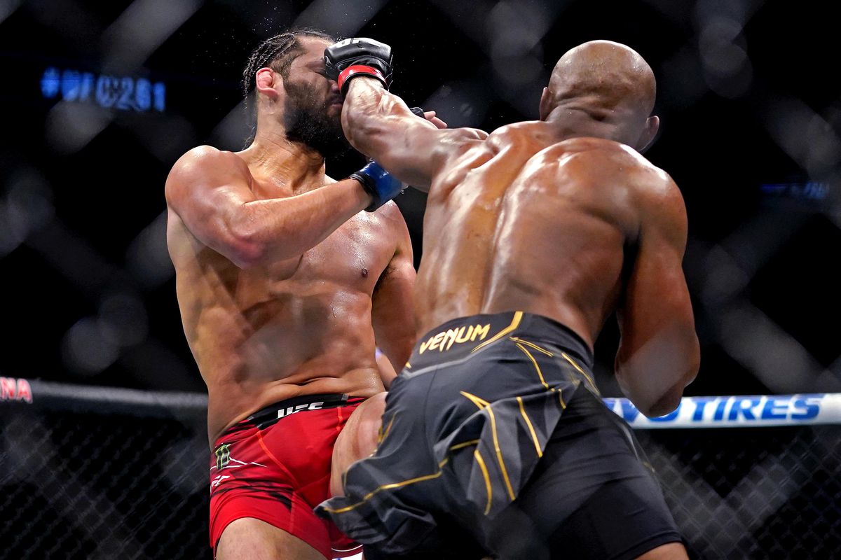 Kamaru Usman, rege în UFC! KO violent în lupta cu Jorge Masvidal