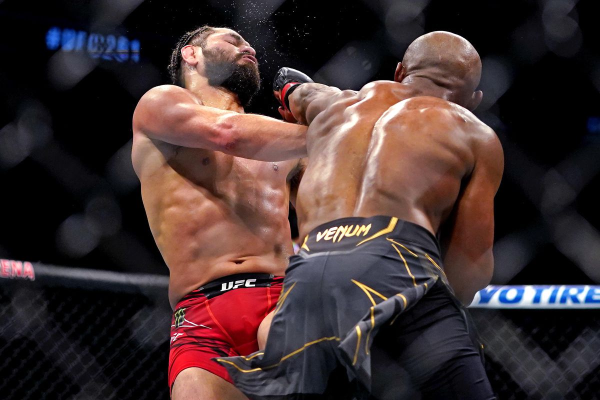 Kamaru Usman, rege în UFC! KO violent în lupta cu Jorge Masvidal