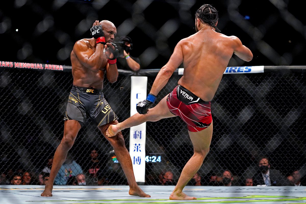 Kamaru Usman, rege în UFC! KO violent în lupta cu Jorge Masvidal