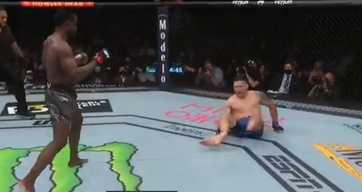 Chris Weidman, accidentare horror în gala UFC 261 » Atenție, imagini cu puternic impact emoțional!