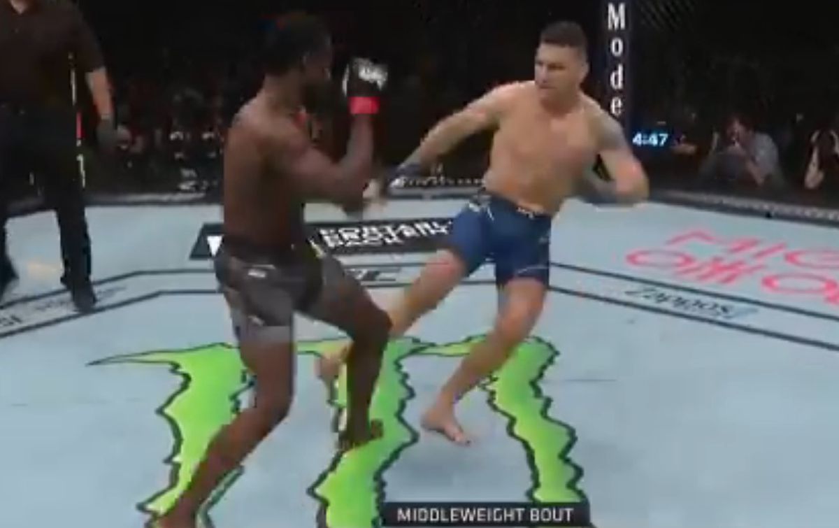 Chris Weidman - Uria Hall - UFC 261 - 24.04.2021