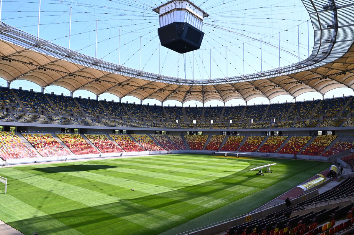 Trofeul EURO, plimbat azi prin București! Cupa a fost dărâmată la Arena Națională