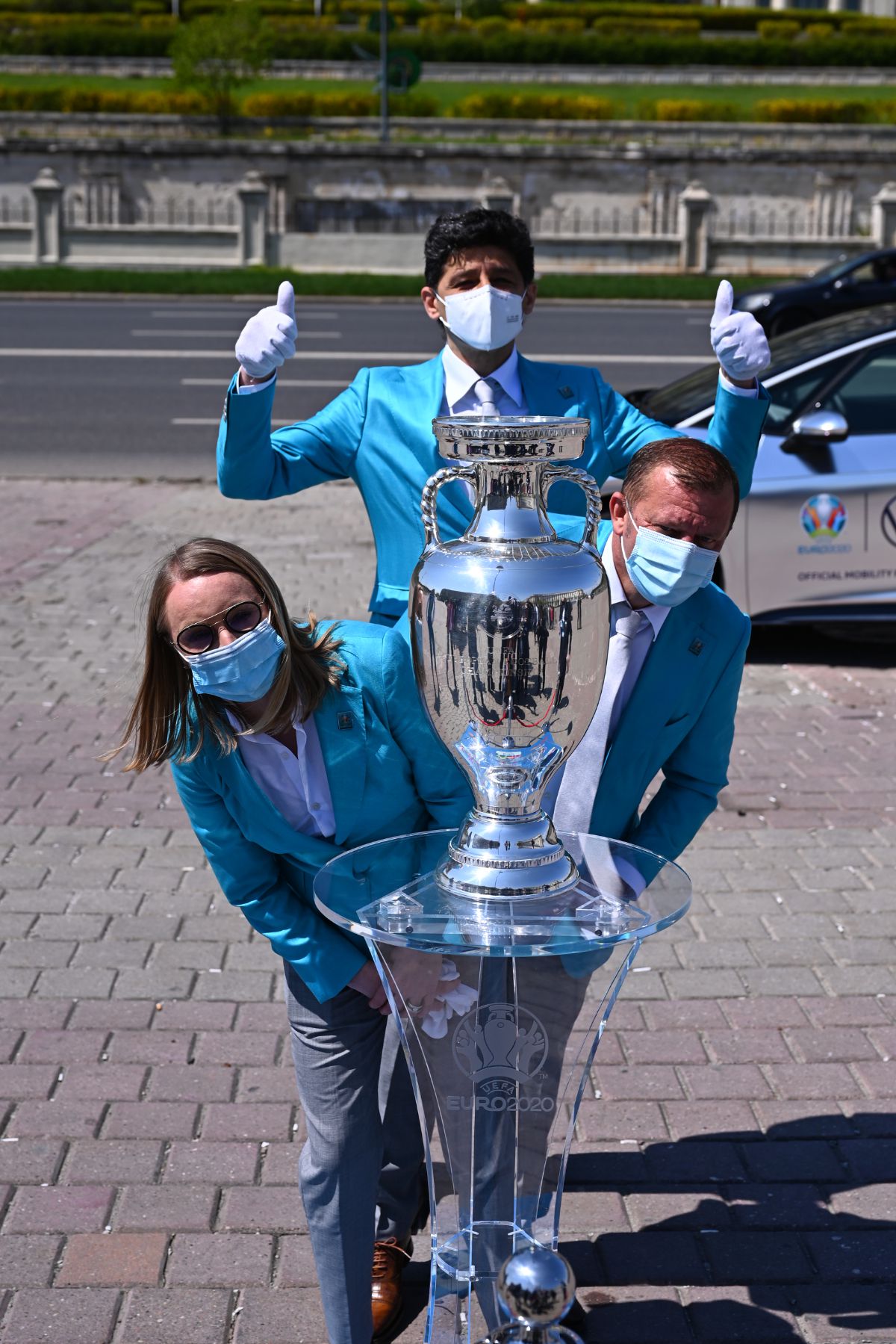 Trofeul EURO, plimbat azi prin București! Cupa a fost dărâmată la Arena Națională