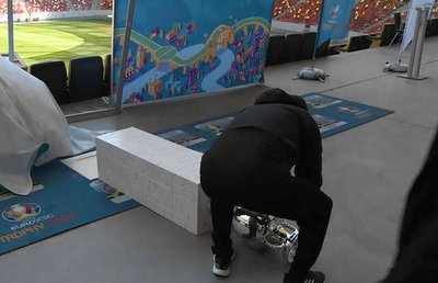 Trofeul EURO, plimbat azi prin București! Cupa a fost dărâmată la Arena Națională