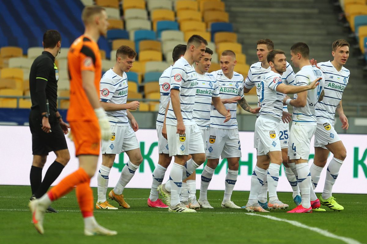 Mircea Lucescu e campion pentru a 9-a oară în Ucraina! A luat titlul din primul an cu Dinamo Kiev, în ciuda opoziției ultrașilor