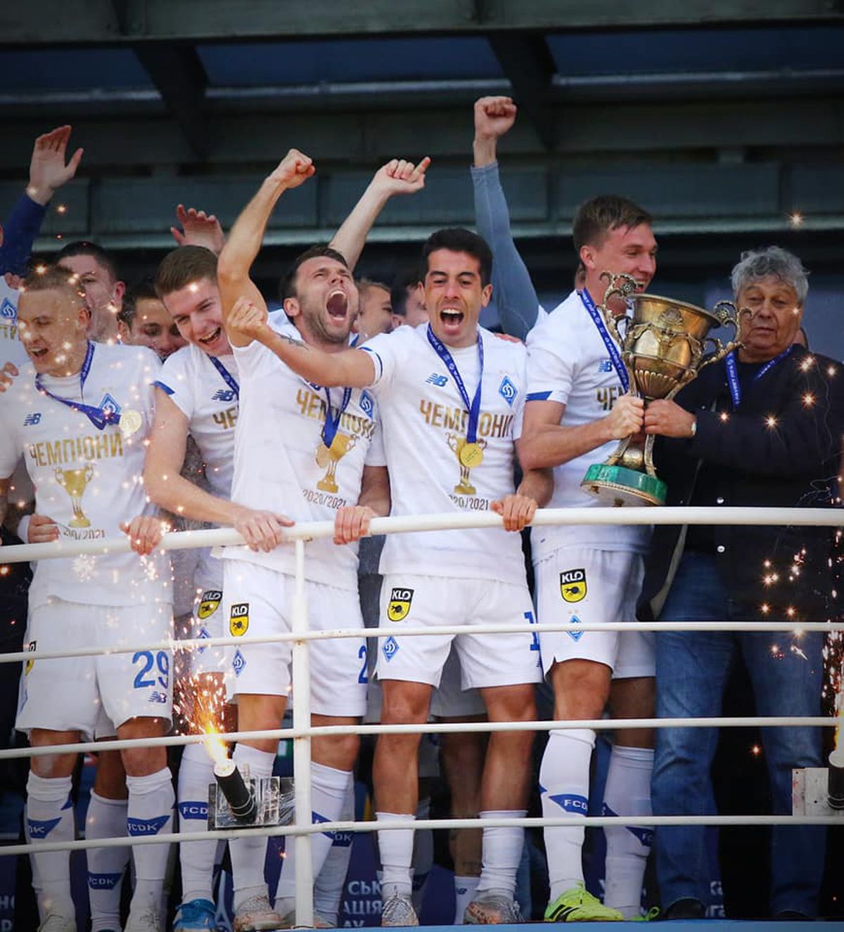 Mircea Lucescu e campion pentru a 9-a oară în Ucraina! A luat titlul din primul an cu Dinamo Kiev, în ciuda opoziției ultrașilor