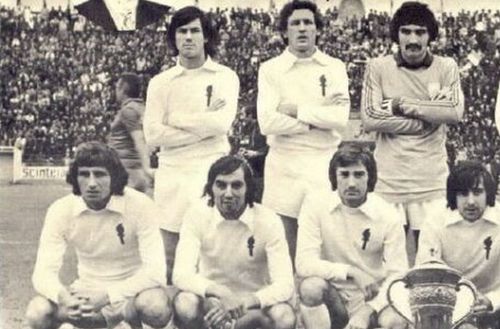 Adrian Manea, primul din stânga sus, în echipa lui Poli care a cucerit Cupa României