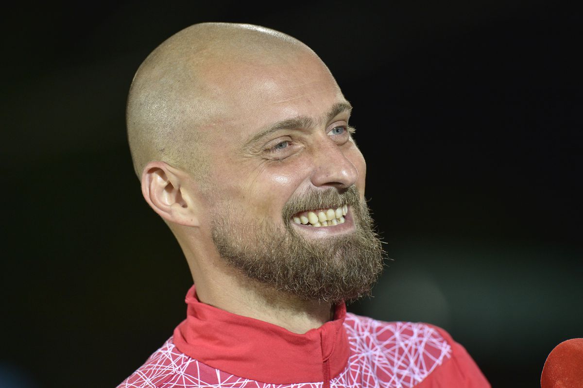 Gabi Tamaș a stârnit valuri: „La ce service auto te-ai angajat?” » Cum a apărut în lift