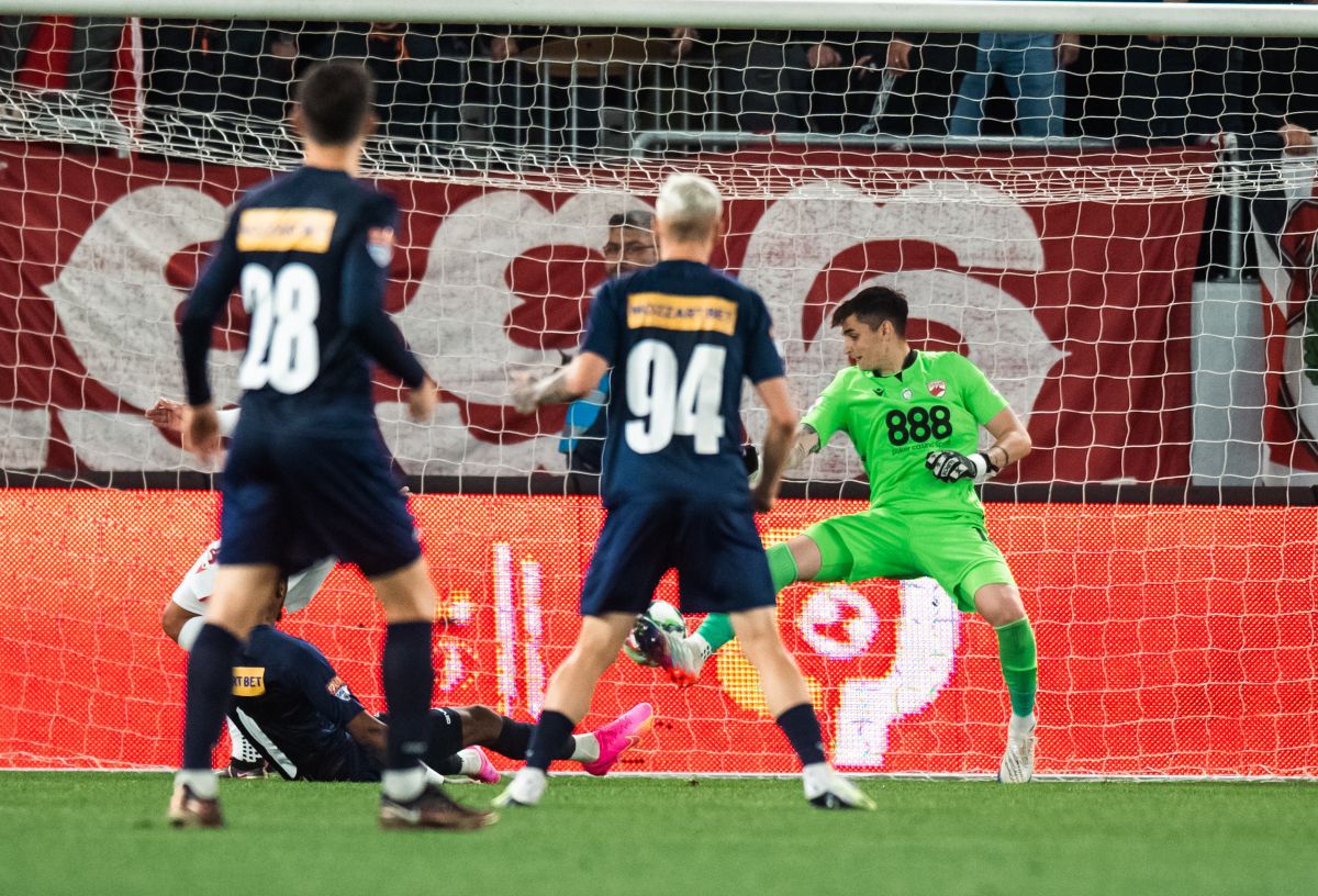 Rămâne doar barajul » Dinamo, năucită în repriza secundă a meciului cu Poli Iași! Cum arată ACUM clasamentul și lupta pentru promovare