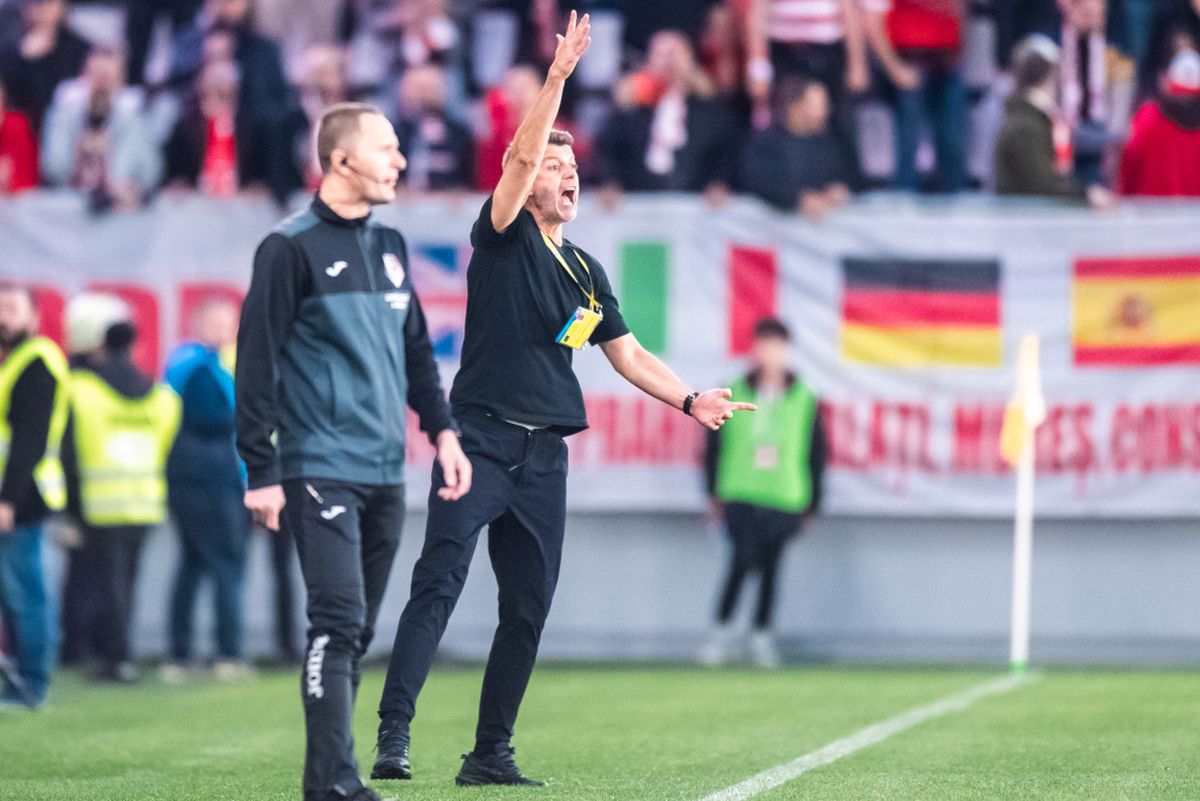 Burcă versus spectatori! Conflict aprins pe margine, după huiduieli repetate: „Vor numai «bufa-bufa»”